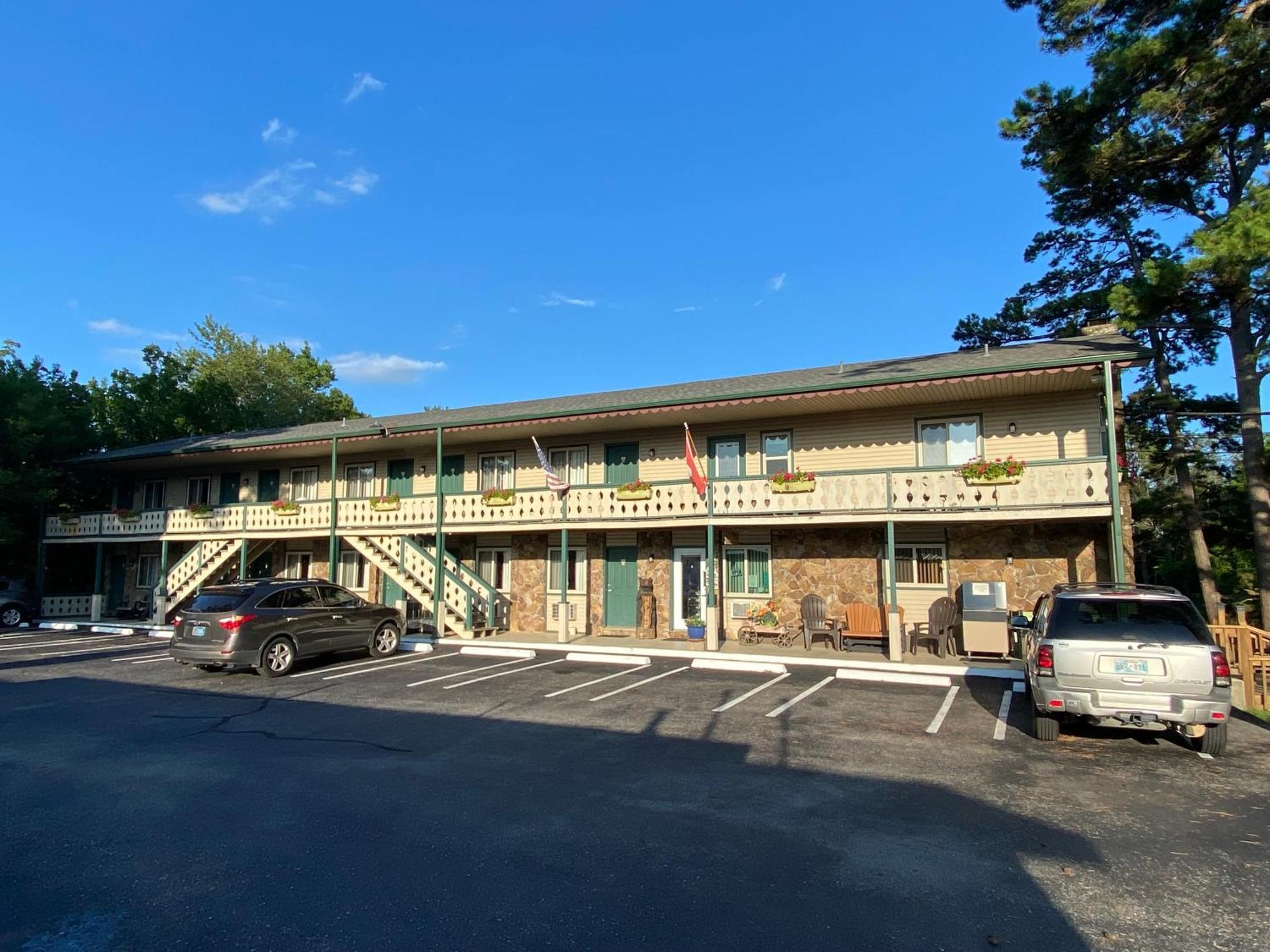 Edelweiss Inn ユリーカ・スプリングス エクステリア 写真